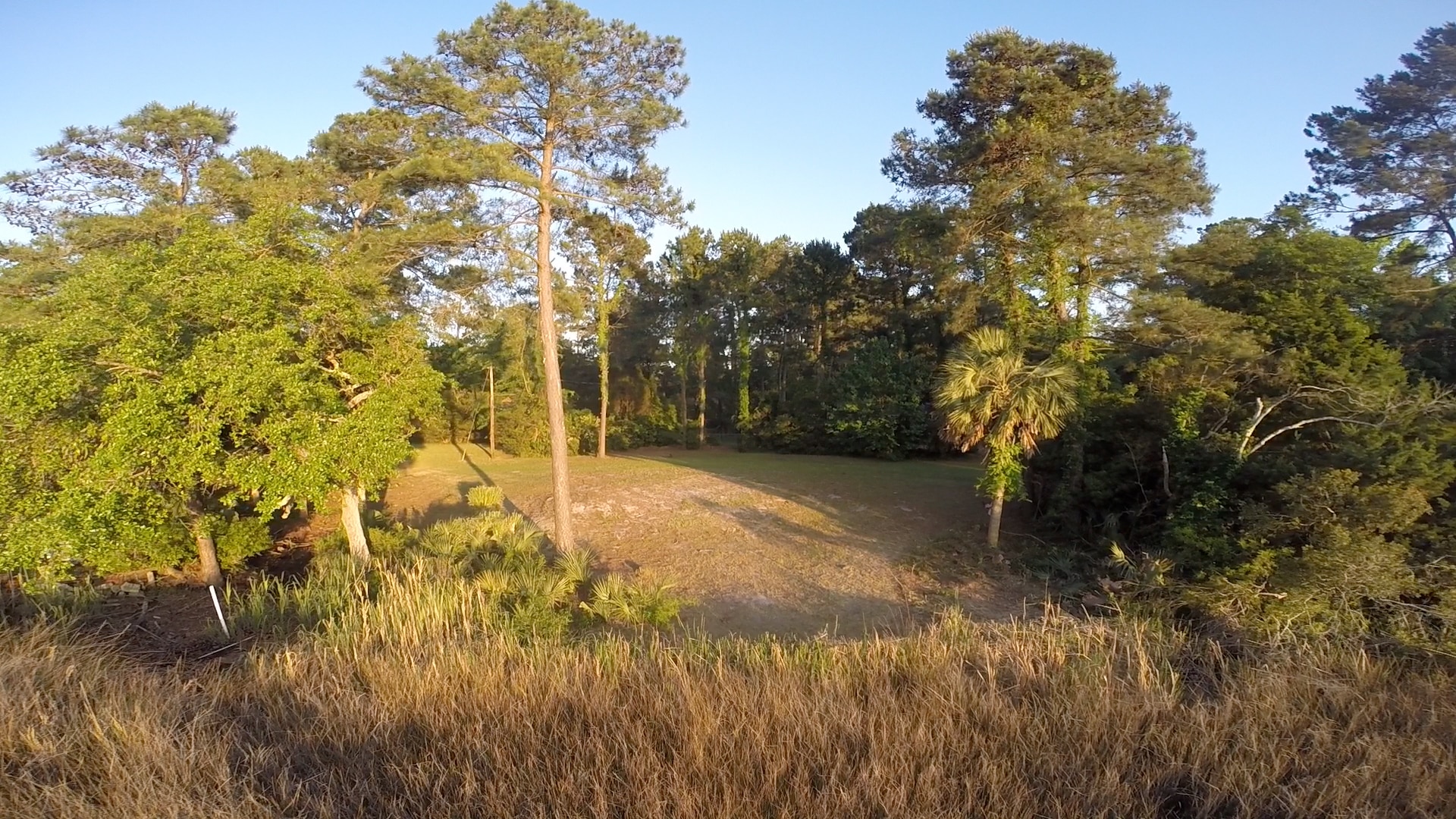 213 Debra Rd Wilmington Island, GA 31410 • Savannah Real Estate Company